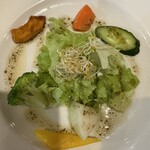 PIZZERIA IMOLA - ランチのサラダ