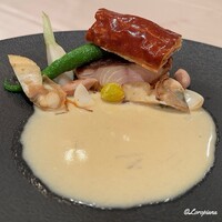 モン・フレーブ - 魴鮄と貝のヴォーローヴァン風 ヴェルモットソース