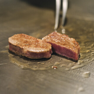 厳選の国産牛と淡路島の食材を創作鉄板焼料理で堪能