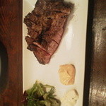 ラトリエ・ドゥ・ヴィーブル - ブタさんの炭火焼