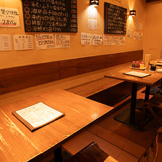 お一人様から団体利用まで！誰でも気軽に町中華を楽しめる空間