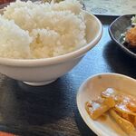 志峰飯店 - 大盛りご飯