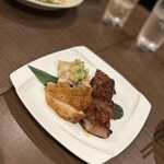 チャイニーズダイニング 結彩 - 豚トロのブラックペッパー焼き・蒸し鶏のジンジャーソースがけ・自家製チャーシュー