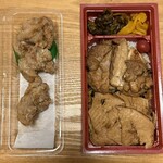 登利平 - 料理写真:■鳥めし弁当〈松〉¥950
■若鶏唐揚げ¥320