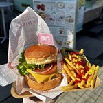 TEDDY'S BIGGER BURGERS - 