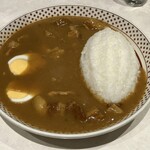 モンスナック - ビーフカレーに茹で卵トッピングで980円