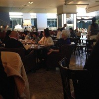 THE THEATRE TABLE - 落ち着いた店内
