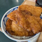 ドライブインやまだ - 大き目のカツ３枚