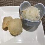 魚料理・もつ鍋  山咲き - 里芋の唐揚げとホタテのマリネ。里芋にはしっかり味が付いていて美味しかったです。