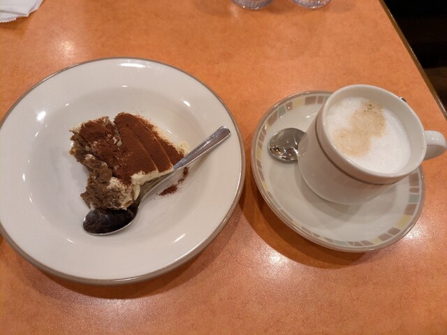 Saizeriya Oosakaga-Denshiteiten photo 5