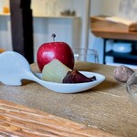 LAINE INAMURAGASAKI - 【洋梨の赤と白のコンポート】洋梨のトロンとした食感がたまらないコンポート。洋梨好きの家族が「最高！」と絶賛していました。