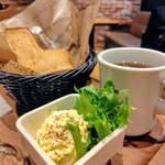 5 CROSSTIES COFFEE - トースト＆たまごサラダセット、ダージリン