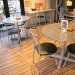 BON OKAWA 軽井沢チョコレートファクトリー - イートインスペース