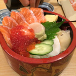 Tsukiji Hamashigezushi - サーモンといくらの親子丼