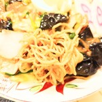 味楽 - 絶妙な蒸しと焼きで、餡がよく絡んでくれます。