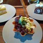 Crossroads Kitchen - 大納言抹茶ソフトとケーキ2種