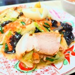 味楽 - お店自慢の自家製"チャーシュー"。