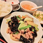 本格四川料理 中村屋 - きくらげと豚肉炒め定食