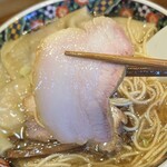 奈つやの中華そば - 脂身まで香ばしい炙りチャーシュー