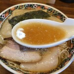 奈つやの中華そば - 身体に沁みる煮干しスープ