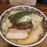 奈つやの中華そば - これだけの具材が乗って1,200円！