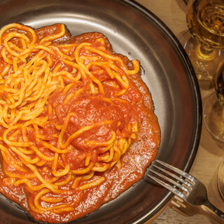 ランチ70種・ディナー100種！種類豊富なパスタをご堪能あれ