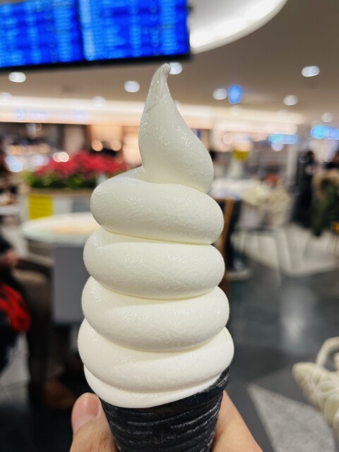 Milk Stand - New Chitose Airport/Soft serve ice cream | Tabelog