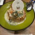 ムーミンカフェ - ムーミンママのサーモンクリームパンシチュー:1550円