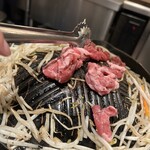 羊肉炭火焼 肉汁屋 - 