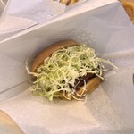 モスバーガー 東大宮店 - メンチカツチーズバーガー