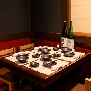 木の温もりが感じられるモダンな空間◆大小様々な個室席を完備！