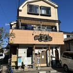 美春 - お店全景。