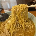 美春 - 麺リフト。