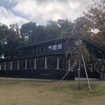 44APARTMENT - お店の外観