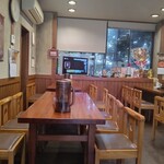 大島うどん - 店内の奥の様子