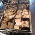 大島うどん - おでんも沢山ある