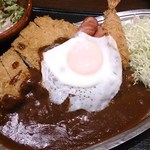 カレーの市民 アルバ　 - 満塁ホームランカレー 1050円 セット1230円サラダとドリンク付