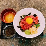 沖縄酒場 離〜Hanare〜 - なはまぐろ中落ち丼ぶり