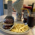 シェイク ツリー ダイナー - WILDIN’ OUT・ICED COFFEE