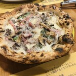 UCCIARE !!! - 【11月限定】トリュフ香るマッシュルームとベーコンのピッツァ