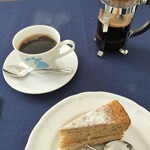 旧尾崎テオドラ邸 - ヴィクトリアケーキリンゴジャム　コヒー