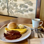 カフェ 金澤園 - オムレツ　デミグラスソース