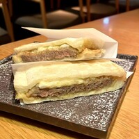 肉亭ふたご iki 新宿店 - 