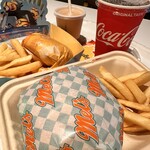 メルズ・ドライブイン - 