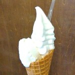 牛小屋のアイス - 1種類（ミルク）＆ソフト　コーン　店内飲食　570円