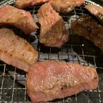 和牛ホルモン一頭買い うしはち - 