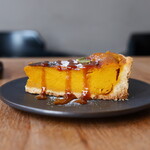 ORAND - かぼちゃのタルト キャラメルソース添え（800円） 