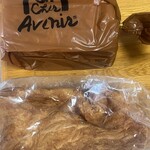 モンシェール 東陽町工場 - 奥がアーモンド手前が型崩れ