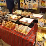 どんぐり - メニュー　陳列棚