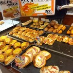 どんぐり - メニュー　陳列棚